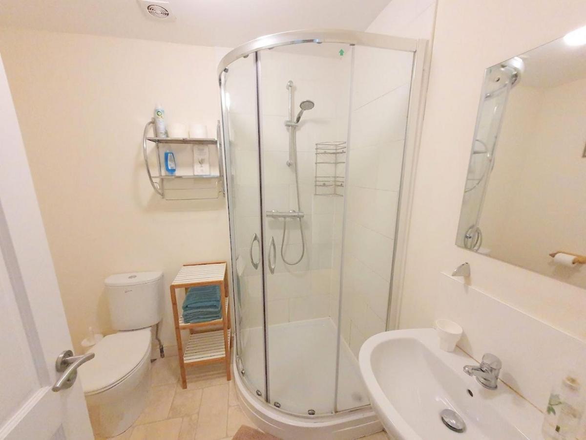 Bassett Flat With 2 Bedrooms And Superfast Wi-Fi Sittingbourne Exterior photo