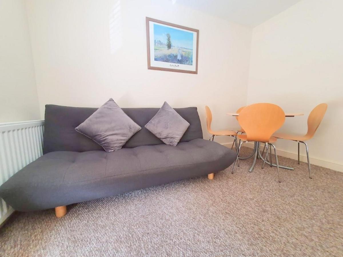 Bassett Flat With 2 Bedrooms And Superfast Wi-Fi Sittingbourne Exterior photo