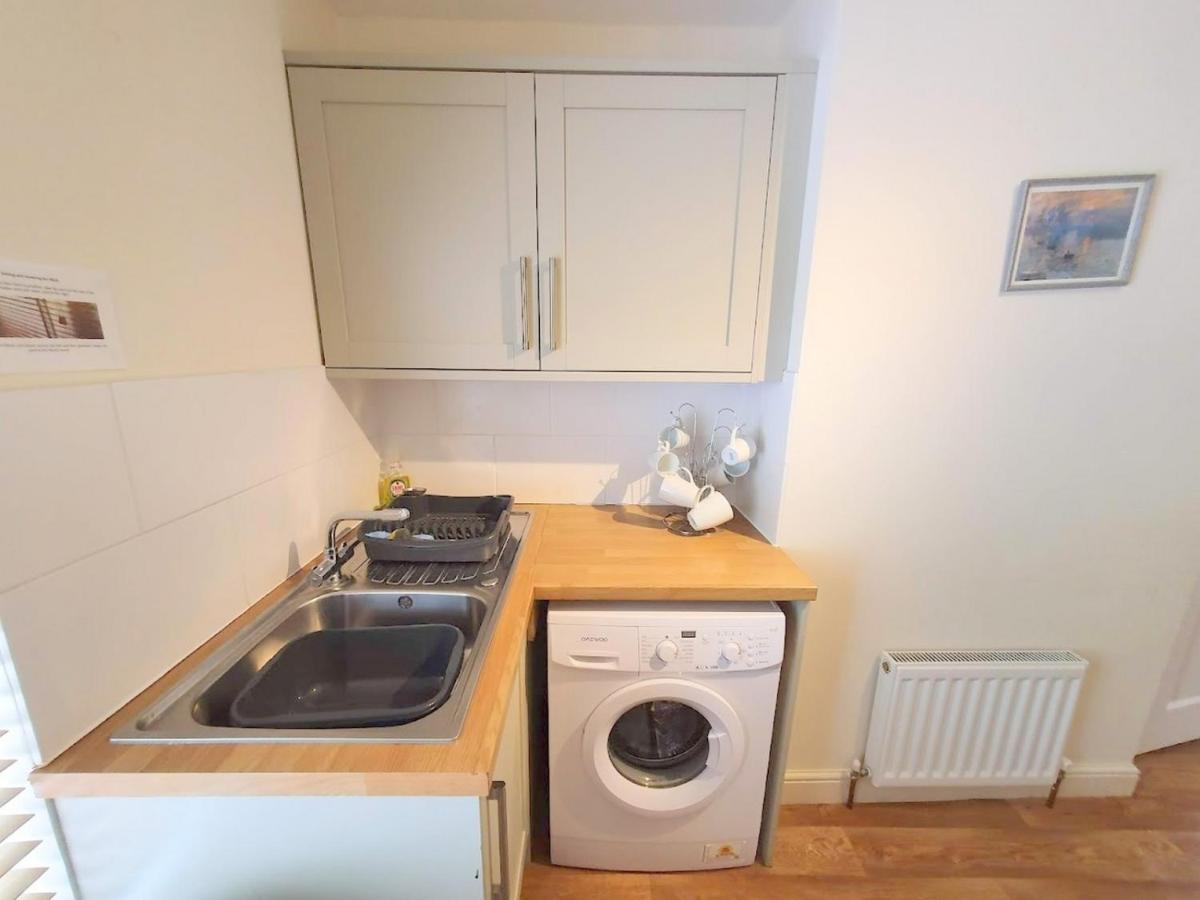 Bassett Flat With 2 Bedrooms And Superfast Wi-Fi Sittingbourne Exterior photo